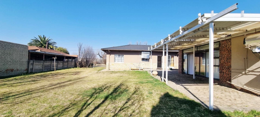 4 Bedroom Property for Sale in Wilgehof Free State